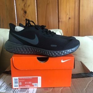 Nike Revolution 5 Black